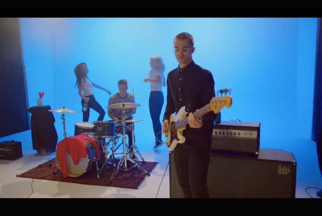 coin_bass_player
